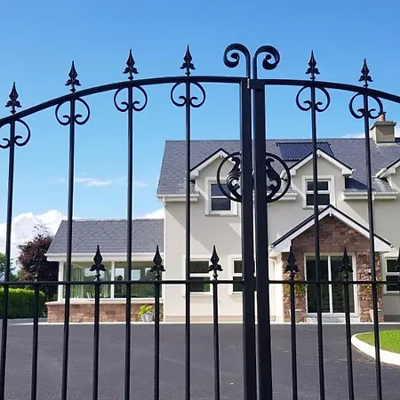 Mountain View Bed & Breakfast, Kenmare, Co. Kerry, Ireland * 肯梅尔