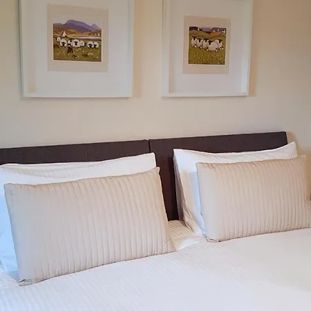 Bed & Breakfast Mountain View Bed & Breakfast, Kenmare, Co. Kerry, Ireland *